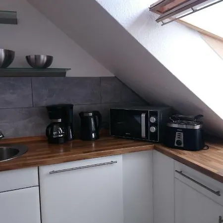 Mit 2 Schlafzimmern Und Parkplatz