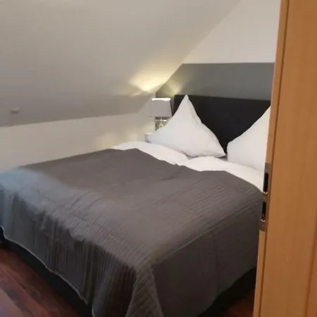 Mit 2 Schlafzimmern Und Parkplatz Apartmán *