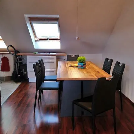 Mit 2 Schlafzimmern Und Parkplatz * Erfurt