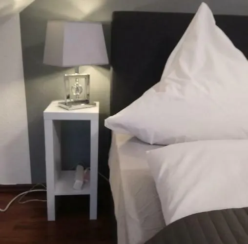 Mit 2 Schlafzimmern Und Parkplatz *